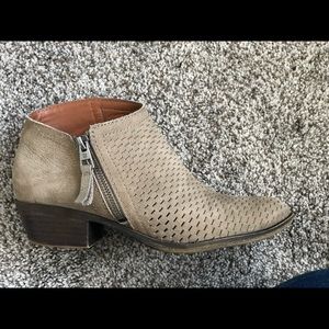 Lucky Brand Tan Ankle Booties